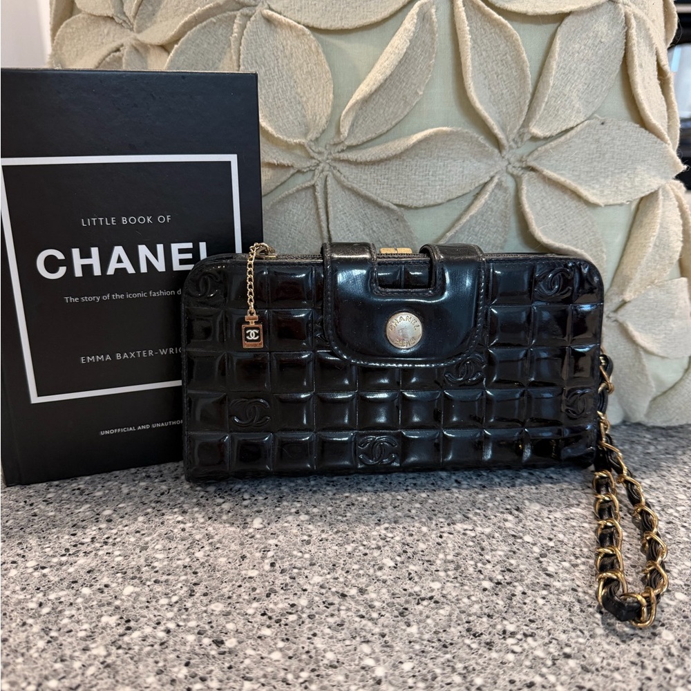 Chanel Black Quilted Women's clutch wallet